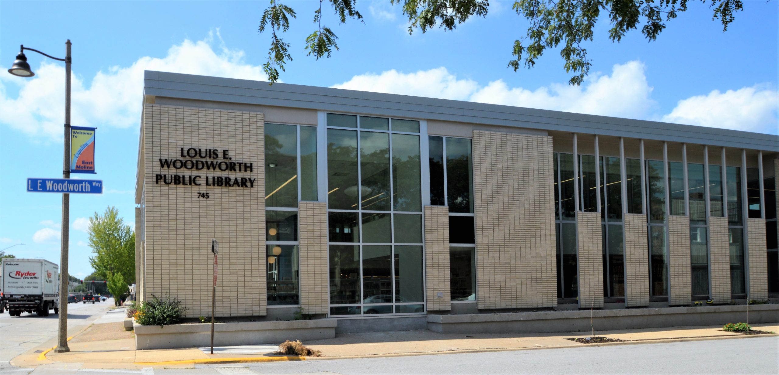 New East Moline library is city's largest public service project in 60
